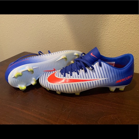 size 9 women's soccer cleats